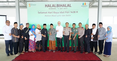 https://images-residence.summarecon.com/images/gallery/article/5912/halal bihalal sbd 2017 2.jpg